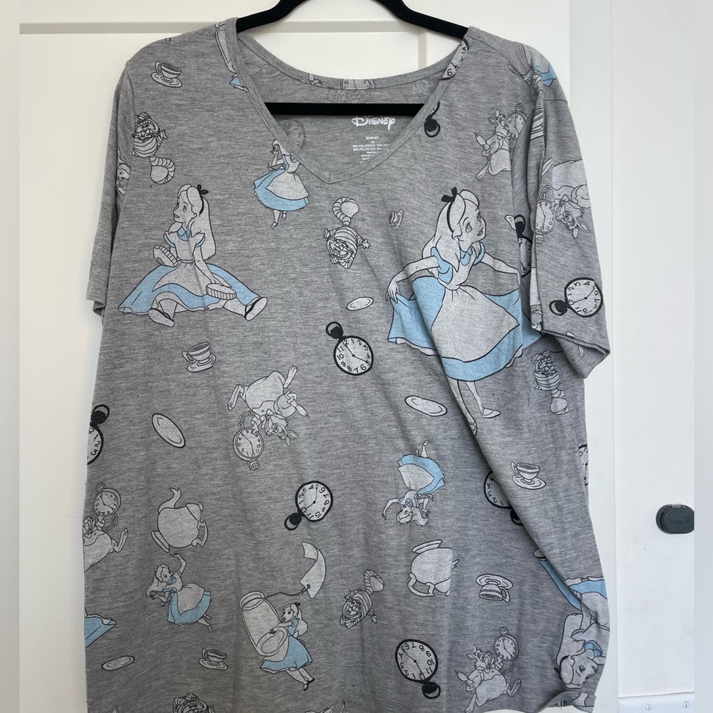 Disney Alice in Wonderland gray tshirt